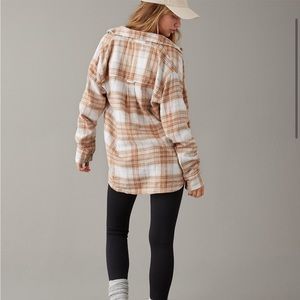 AE Oversized Tan Plaid Flannel Shirt Women’s Large